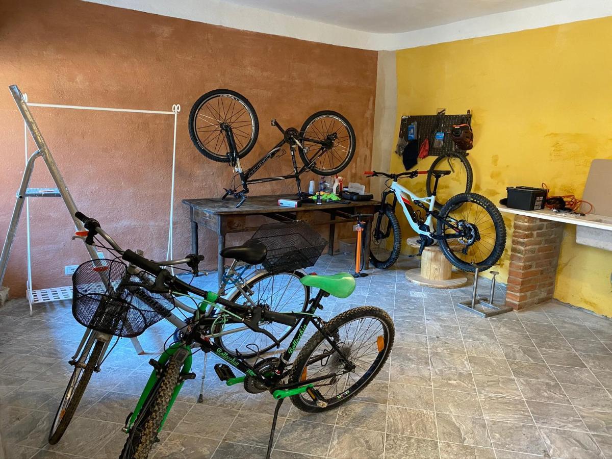 Cascina Boschetto Bed & Breakfast Saliceto Bagian luar foto