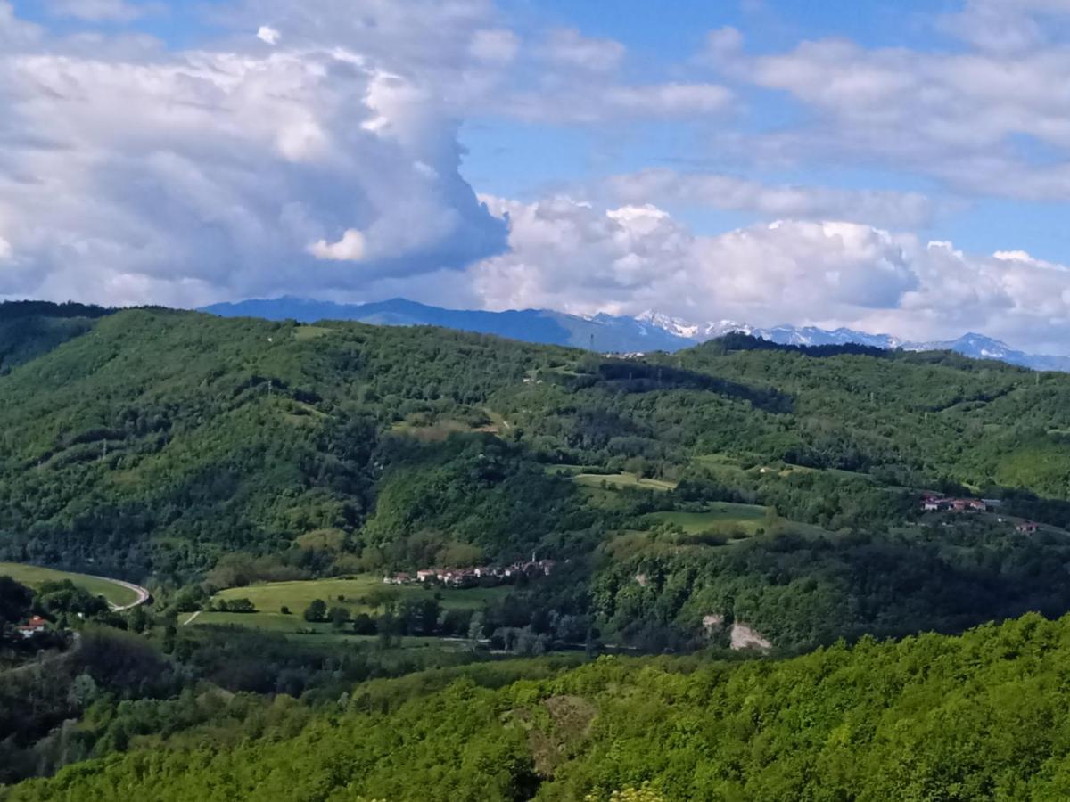 Cascina Boschetto Bed & Breakfast Saliceto Bagian luar foto